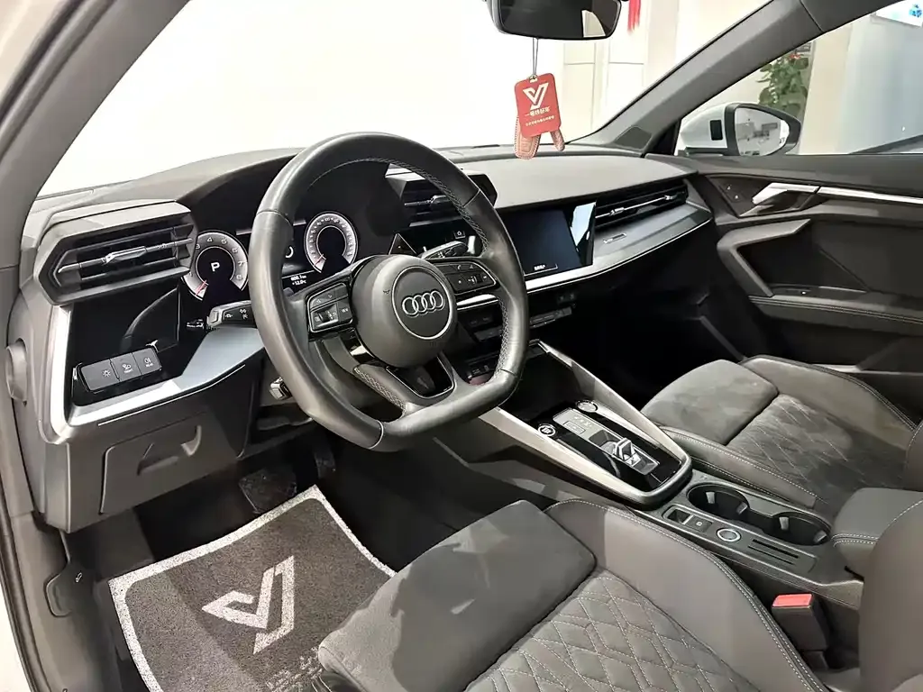 Audi A3 2024 из CN, фото 6