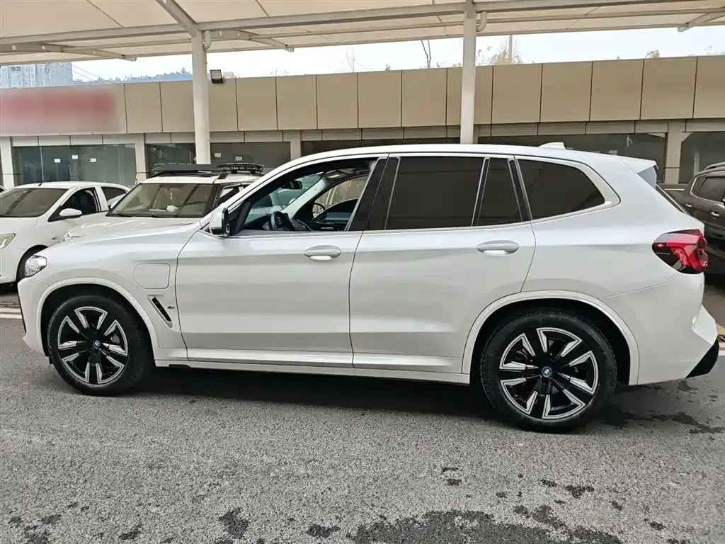 BMW iX3 2025 из CN, фото 5