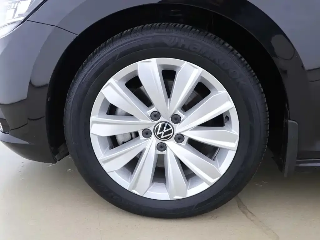 Volkswagen Passat 2021 из CN, фото 10