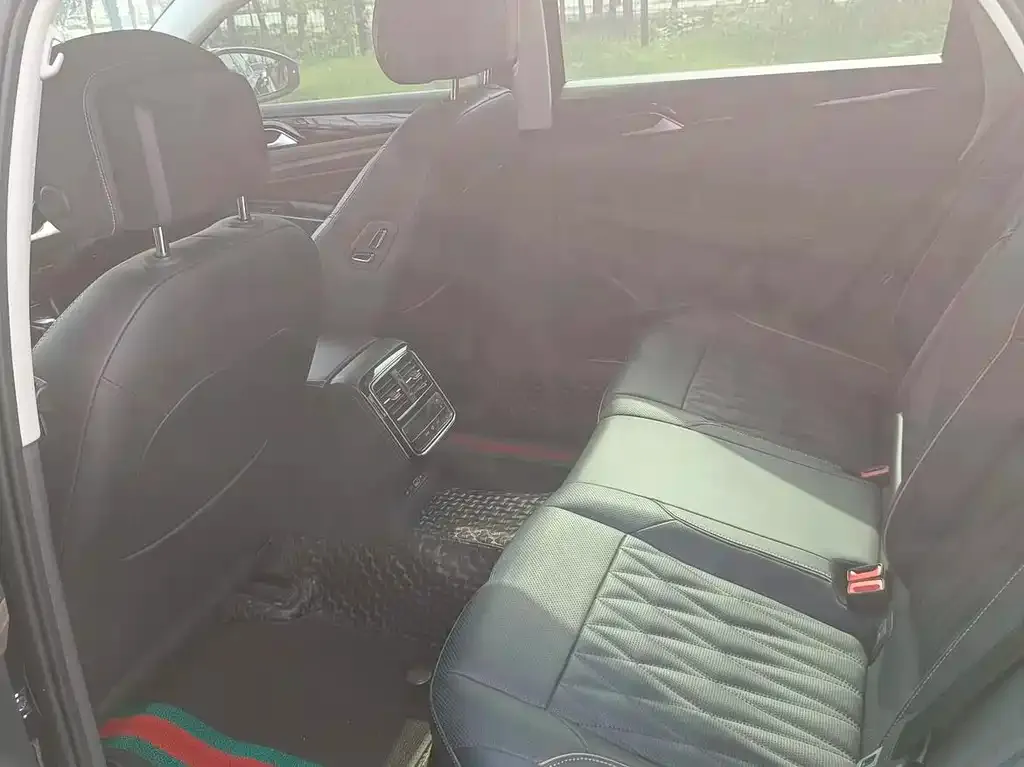 Volkswagen Passat 2021 из CN, фото 4