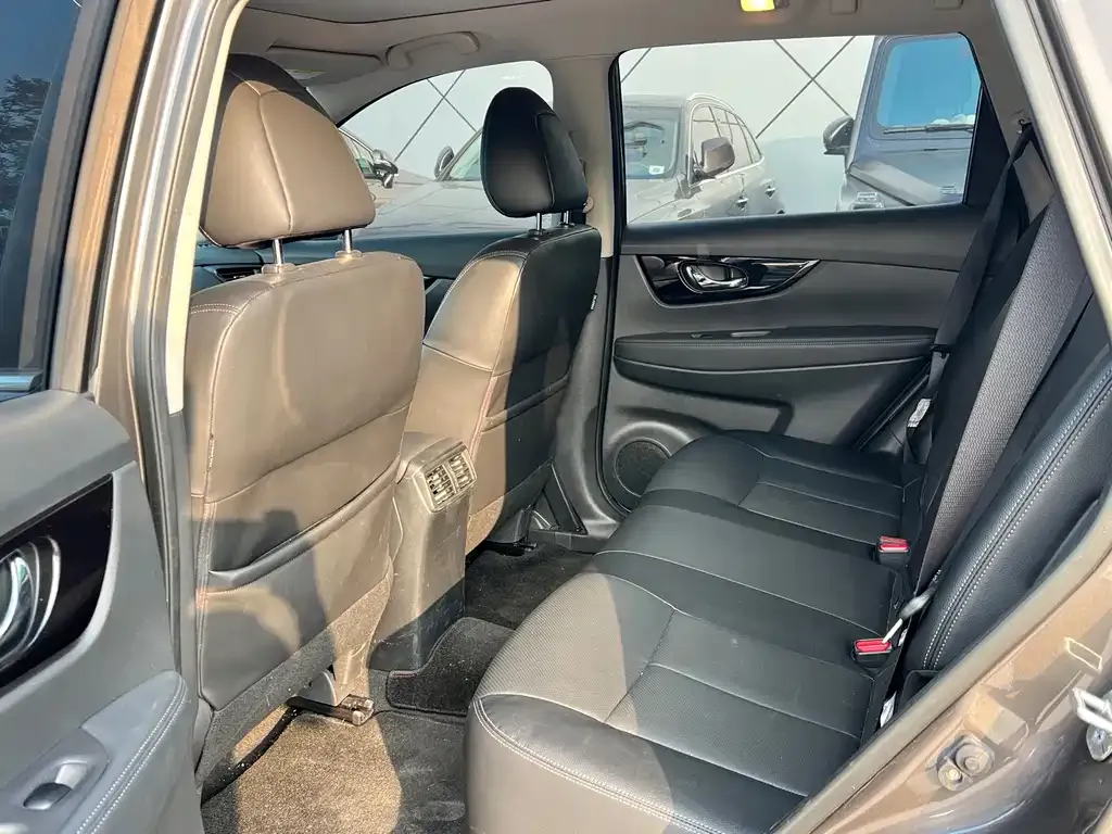 Nissan X-Trail 2023 из CN, фото 3