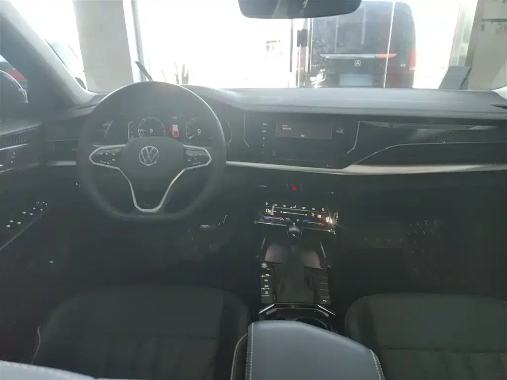Volkswagen Passat 2024 из CN, фото 3