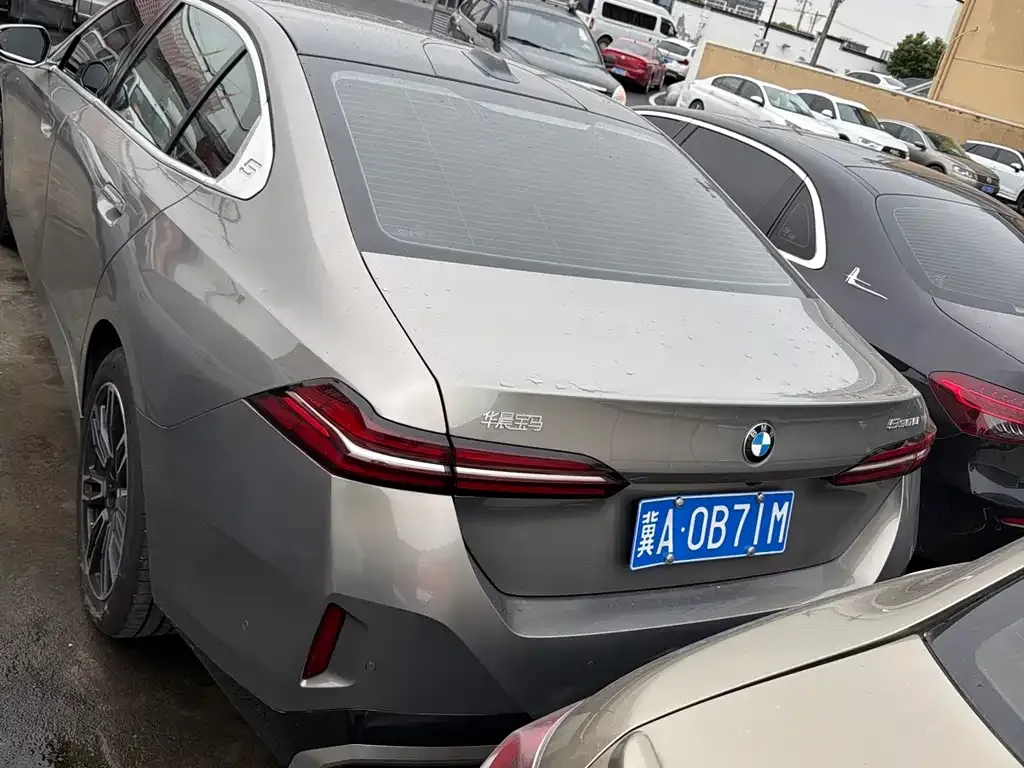 BMW 5 Series 2024 из CN, фото 6