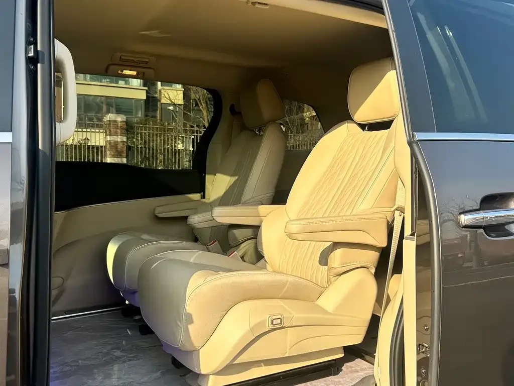 Buick GL8 2024 из CN, фото 6