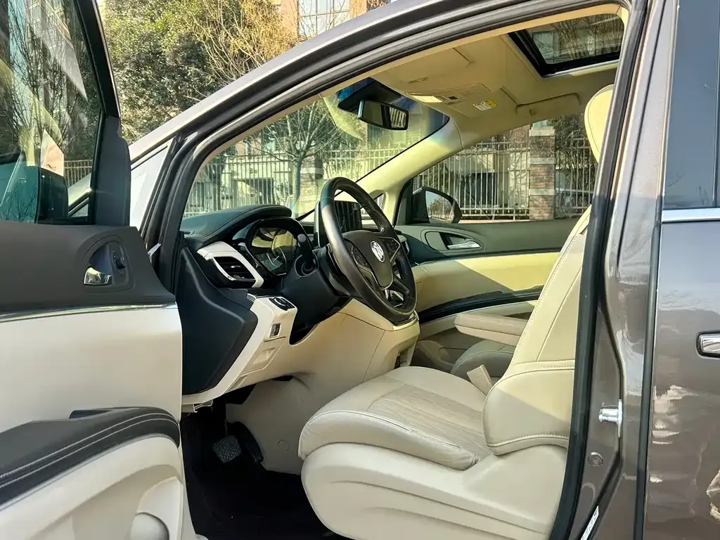 Buick GL8 2024 из CN, фото 3