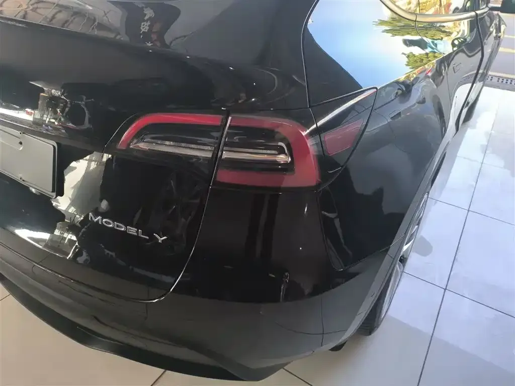 Tesla Model Y 2023 из CN, фото 5