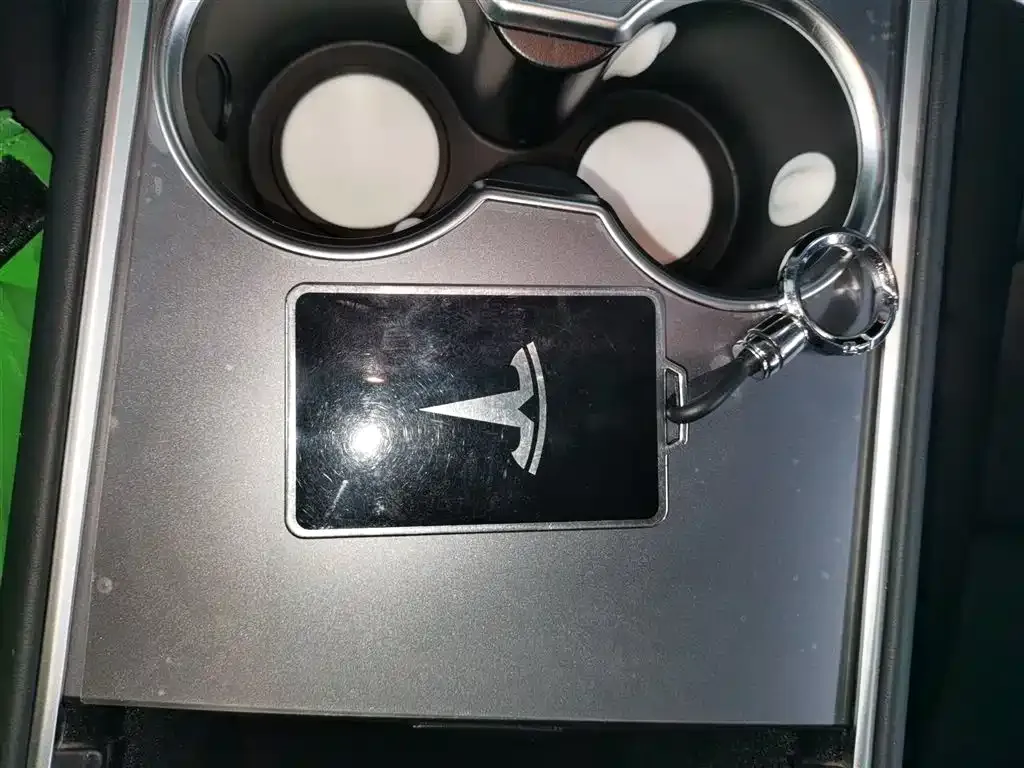 Tesla Model Y 2024 из CN, фото 9