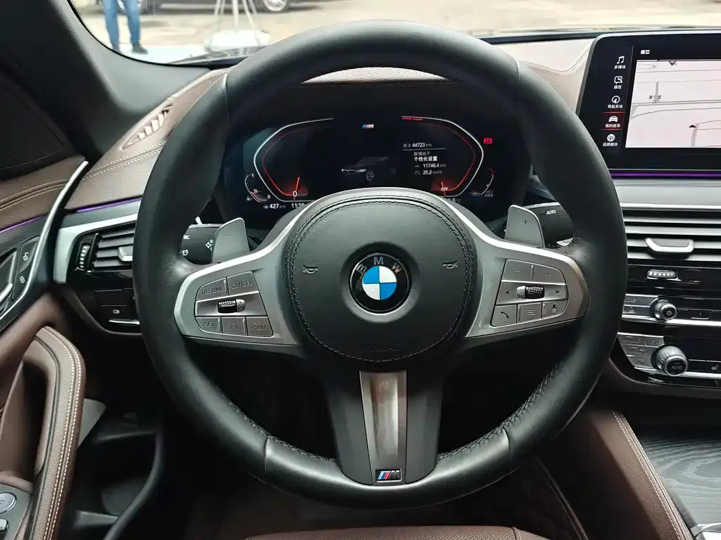 BMW 5 Series 2023 из CN, фото 3