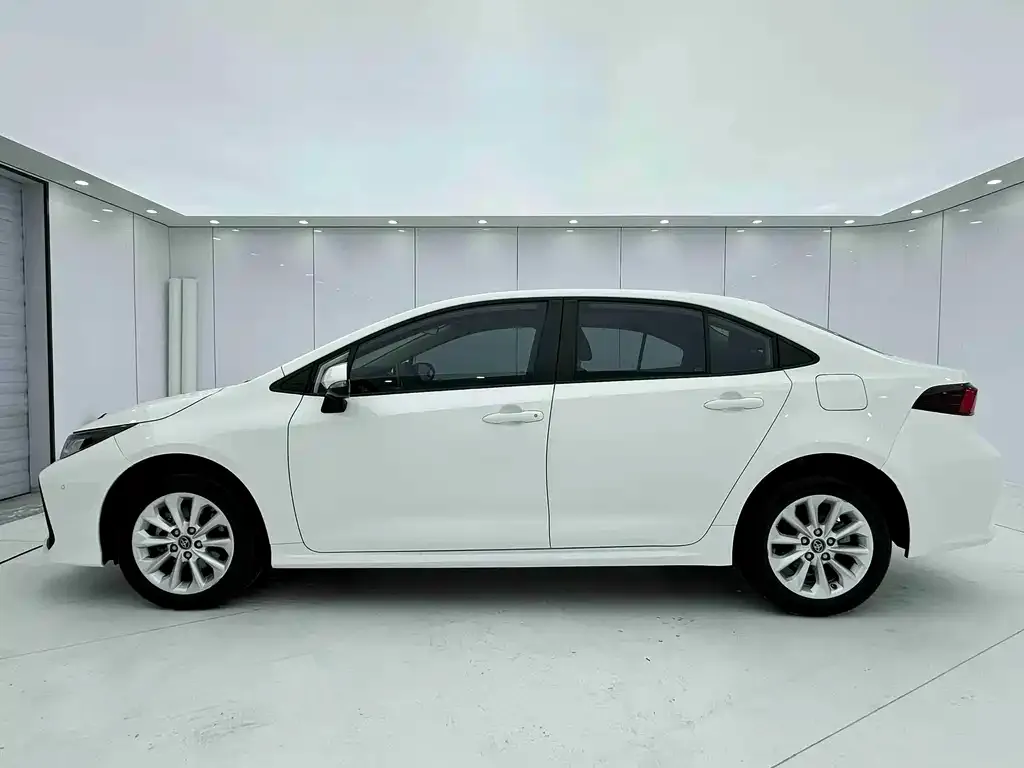 Toyota Corolla 2021 из CN, фото 2