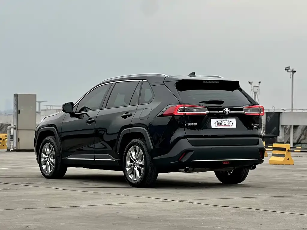 Toyota Wildlander 2022 из CN, фото 2