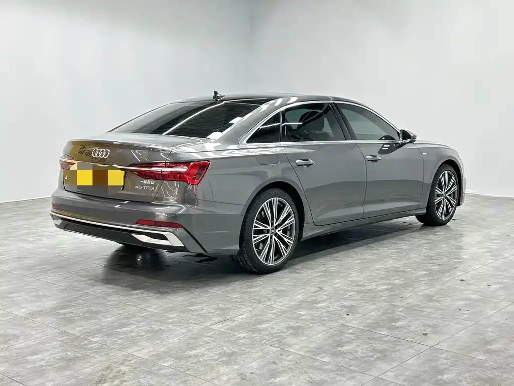 Audi A6L — фото 2