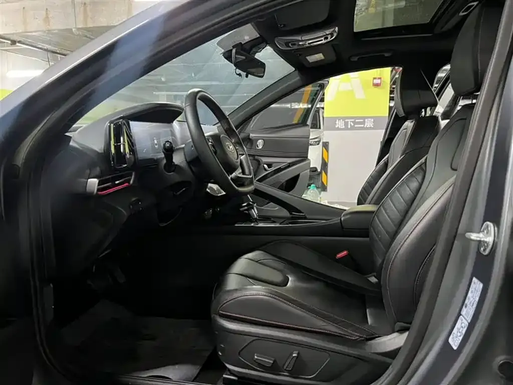 Hyundai Elantra 2023 из CN, фото 9