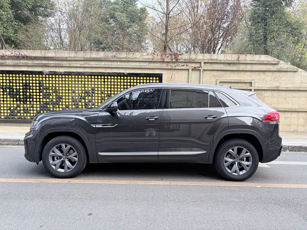 Volkswagen Teramont 2023 из CN, фото 10