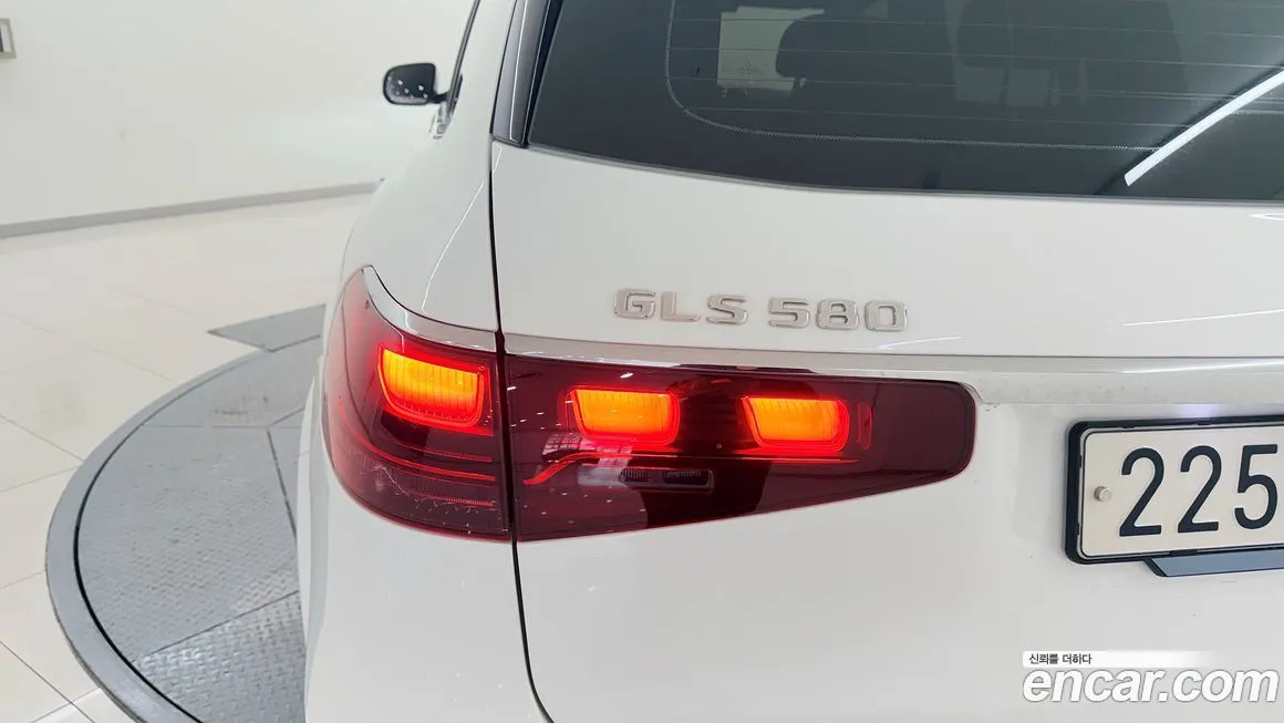 Mercedes-Benz GLS-Class — фото 2