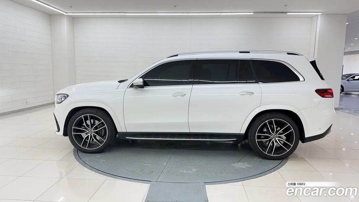 Mercedes-Benz GLS-Class — фото 10