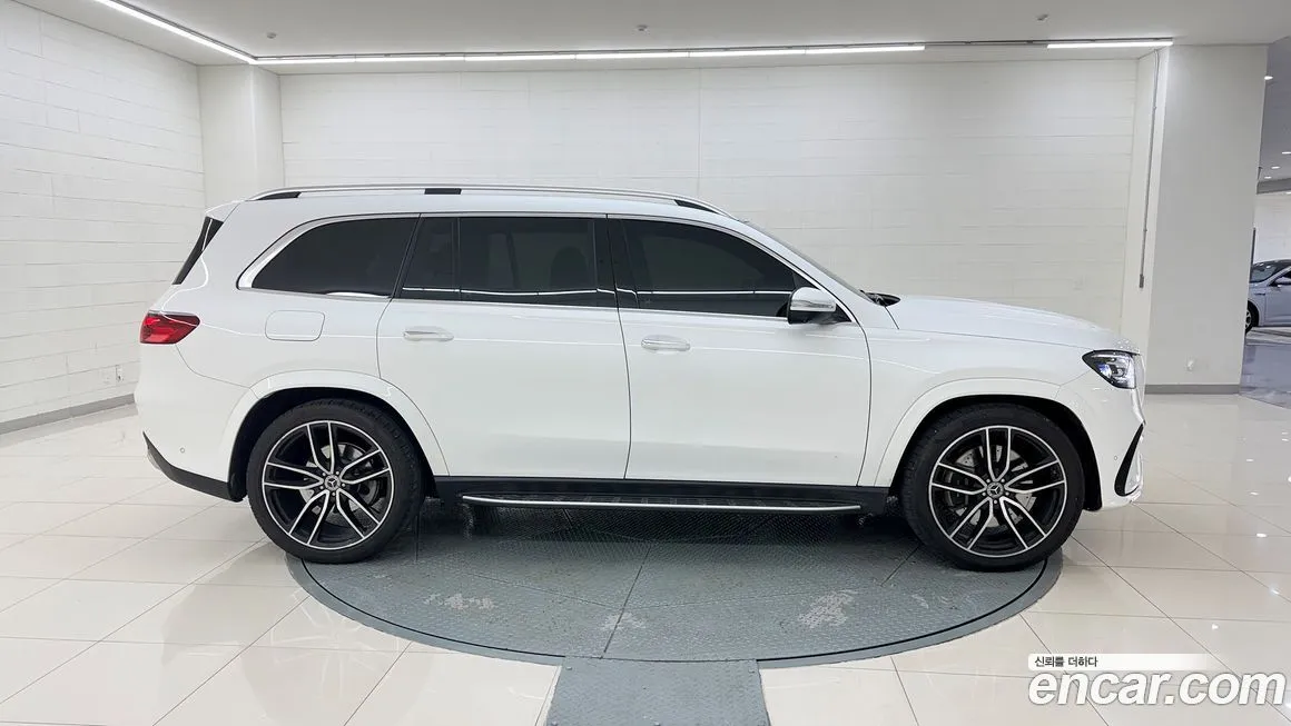 Mercedes-Benz GLS-Class — фото 8