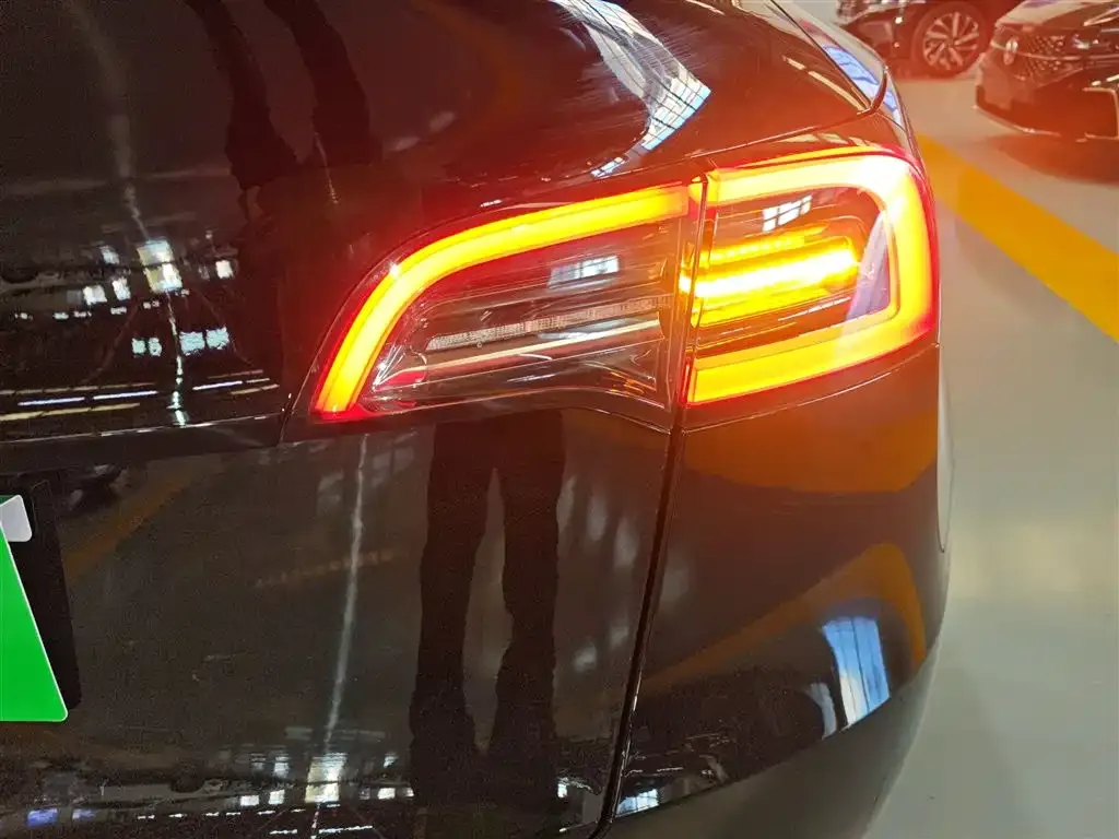 Tesla Model Y 2023 из CN, фото 3