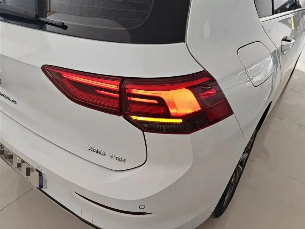 Volkswagen Golf 2023 из CN, фото 2
