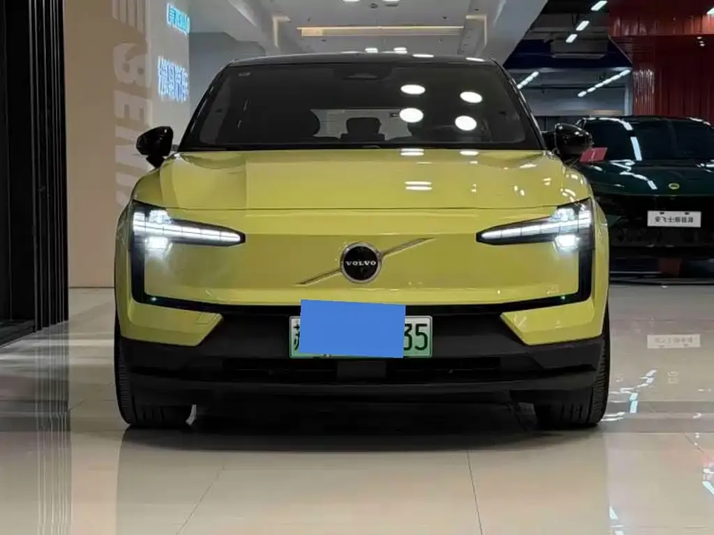 Volvo EX30 2024 из CN, фото 2