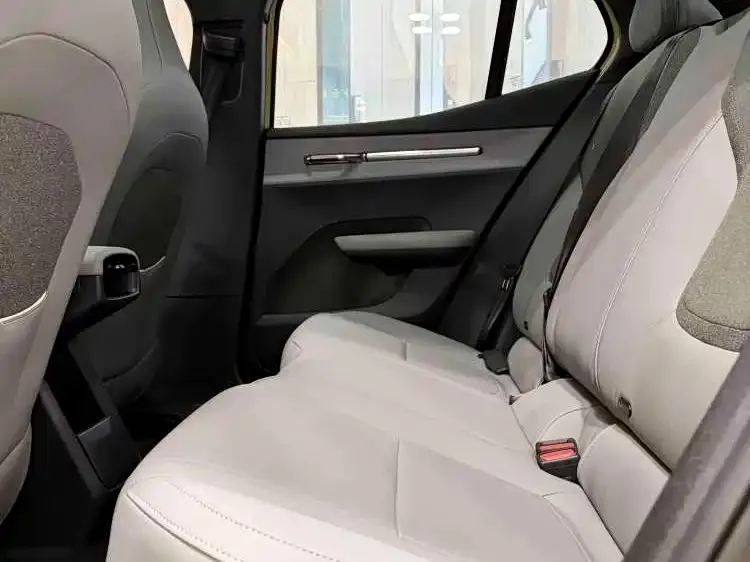 Volvo EX30 2024 из CN, фото 6