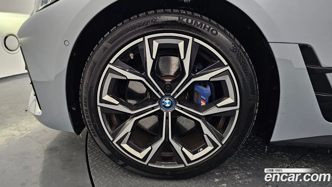 BMW i4 2023 из KR, фото 6