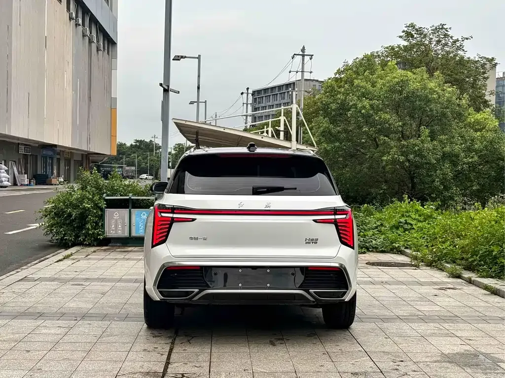 Hongqi HS3 — фото 3