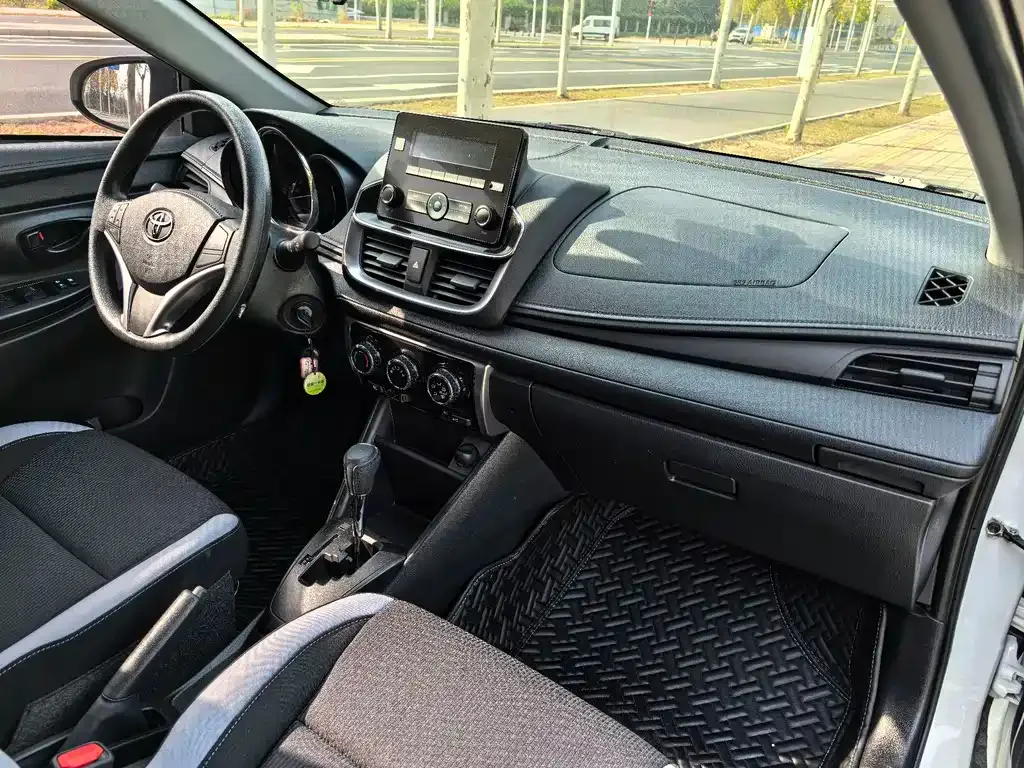 Toyota Yaris L 2023 из CN, фото 5