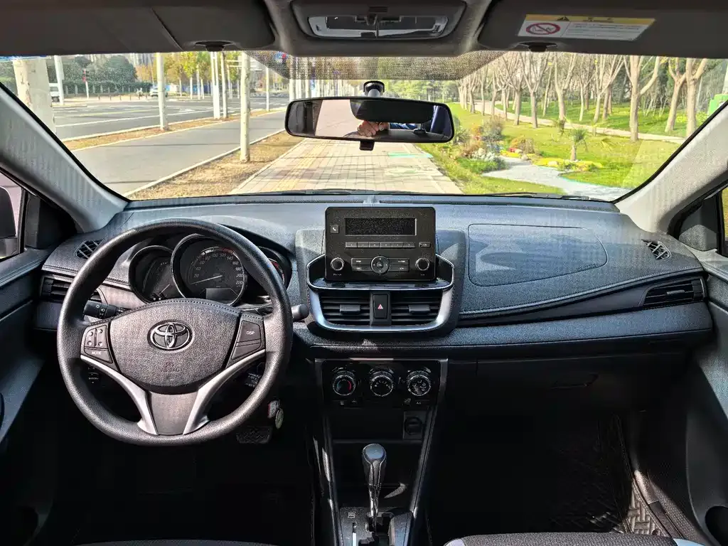 Toyota Yaris L 2023 из CN, фото 3