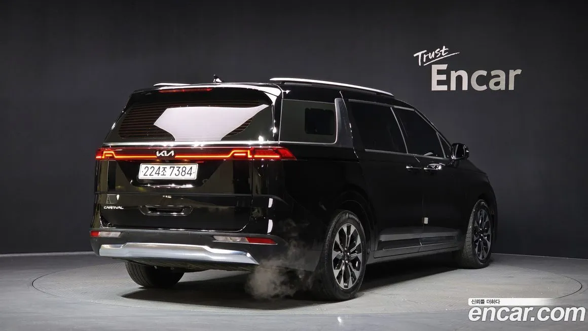 Kia Carnival — фото 10