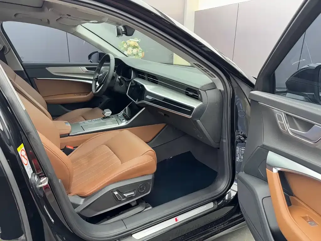 Audi A6L 2025 из CN, фото 5