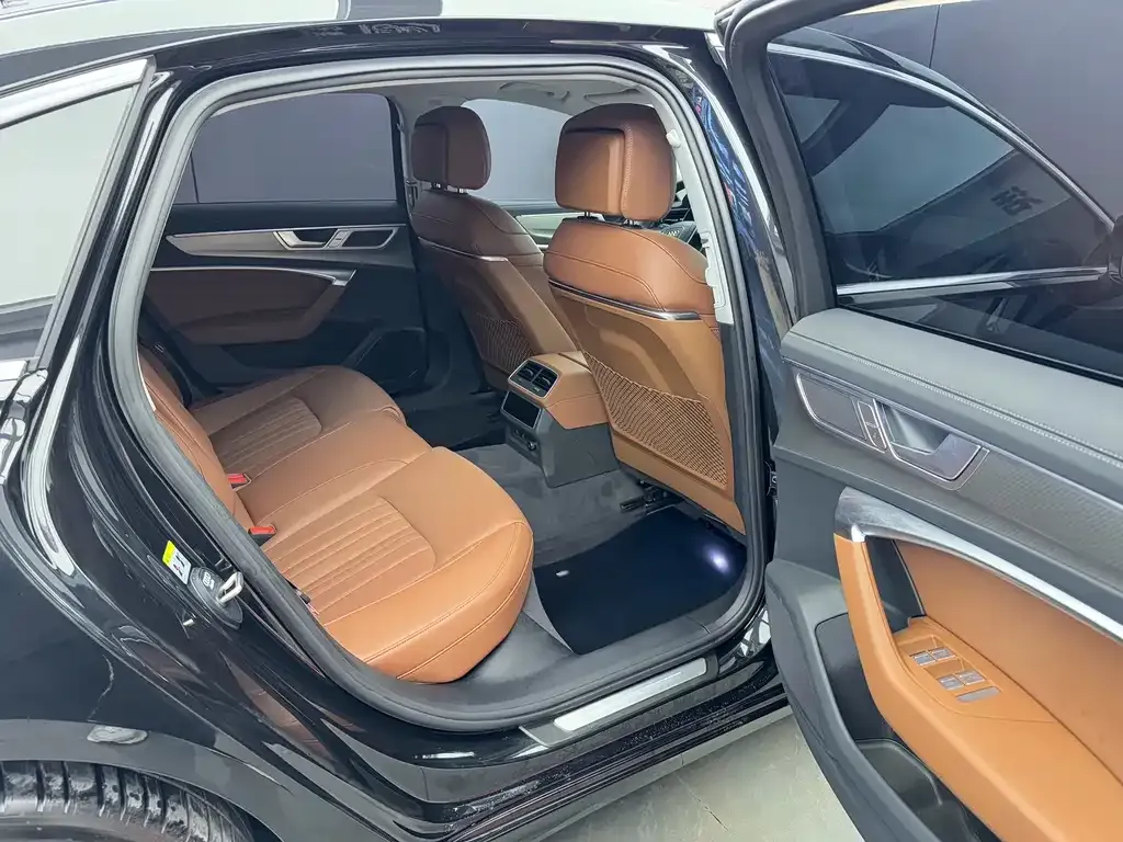 Audi A6L 2025 из CN, фото 3