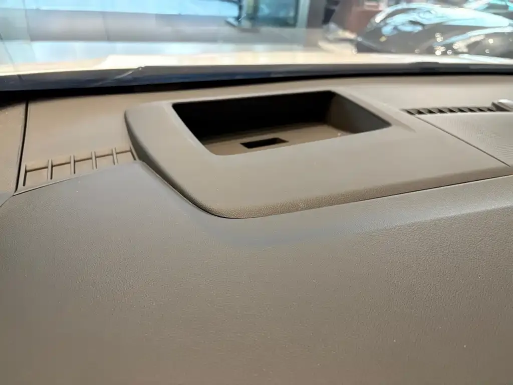 Buick Century 2023 из CN, фото 2