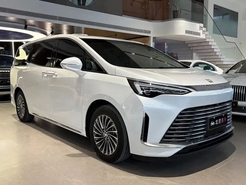 Buick Century 2023 из CN, фото 8