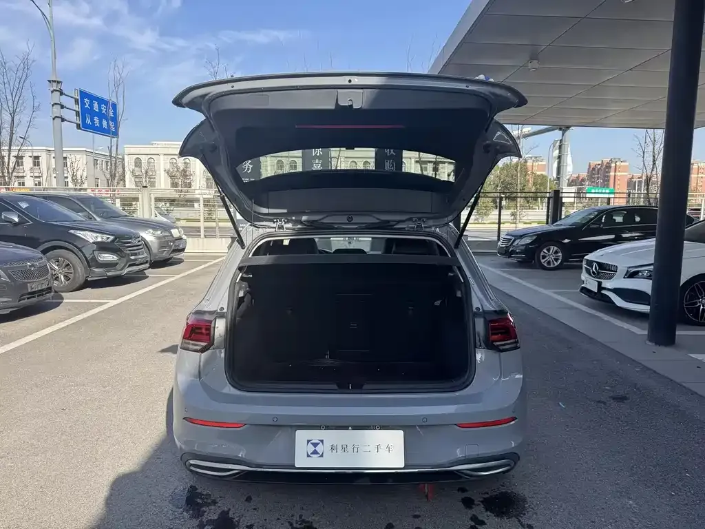 Volkswagen Golf 2022 из CN, фото 10