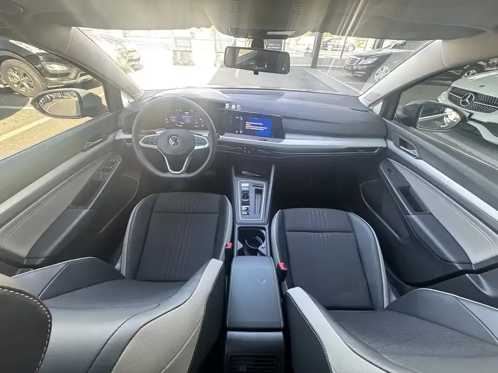 Volkswagen Golf 2022 из CN, фото 3
