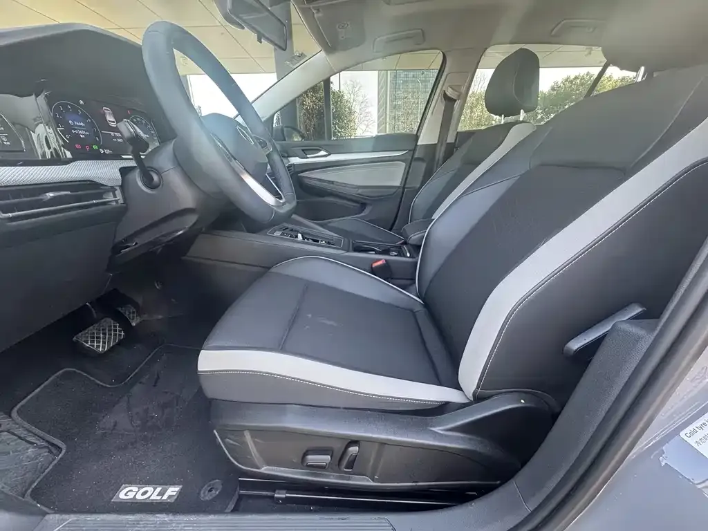 Volkswagen Golf 2022 из CN, фото 4