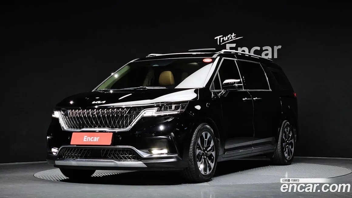 Kia Carnival — фото 1