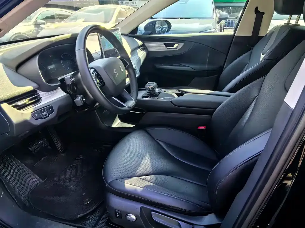 Hongqi E-QM5 2024 из CN, фото 4