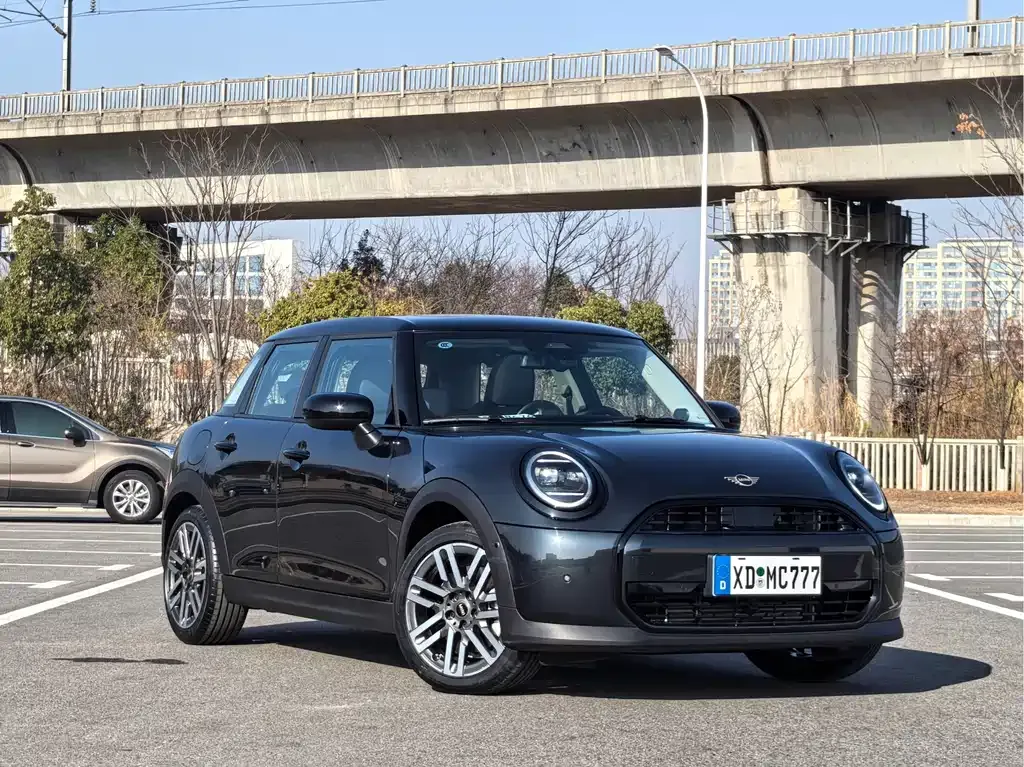 MINI Cooper (3-door) 2025 из CN, фото 4