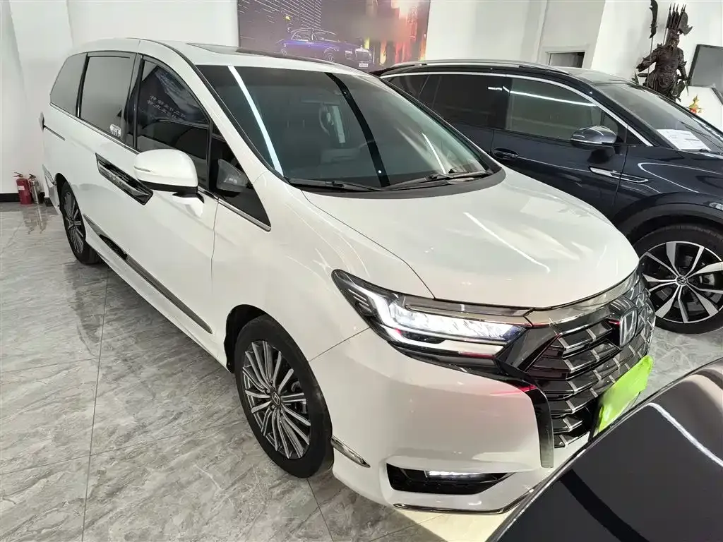 Honda Elysion 2023 из CN, фото 4