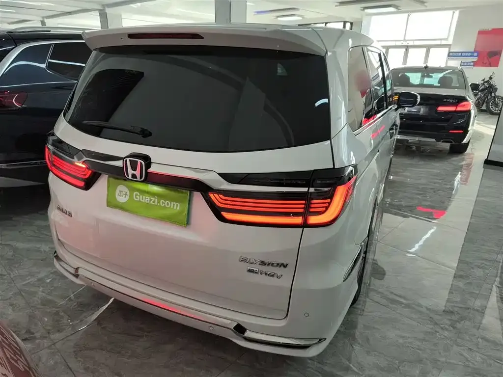Honda Elysion 2023 из CN, фото 9