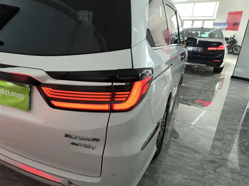 Honda Elysion 2023 из CN, фото 6