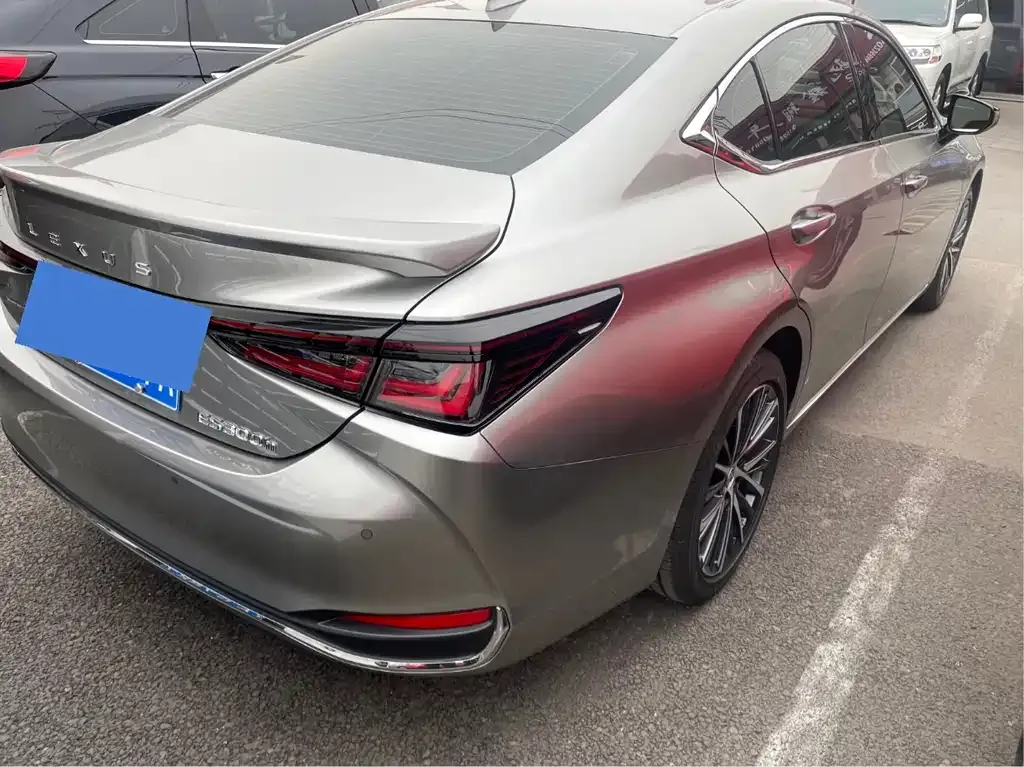 Lexus ES — фото 10
