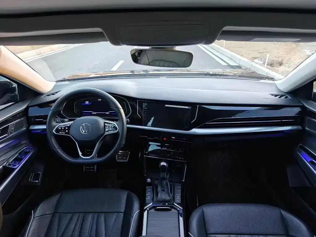 Volkswagen Passat 2022 из CN, фото 8
