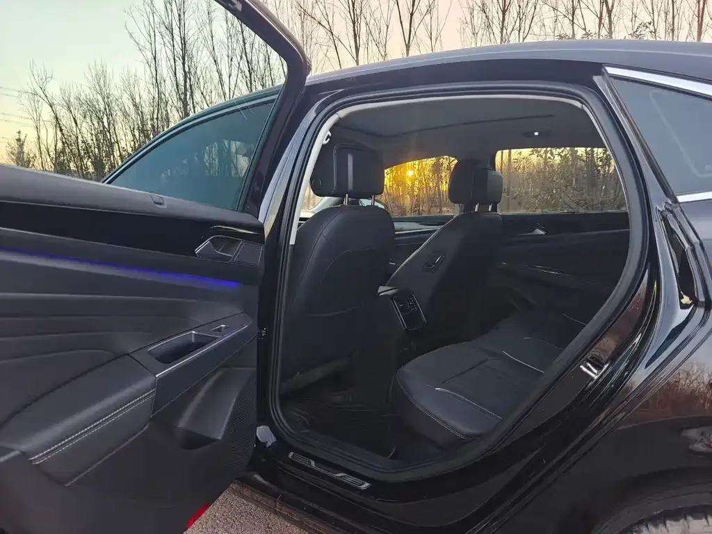 Volkswagen Passat 2022 из CN, фото 9
