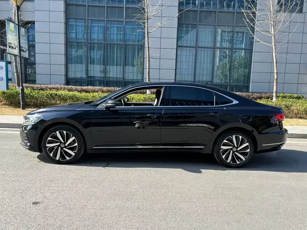 Volkswagen Passat 2023 из CN, фото 7