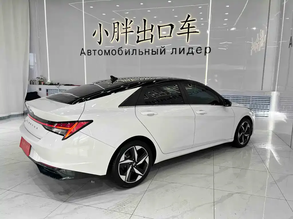 Hyundai Elantra — фото 5