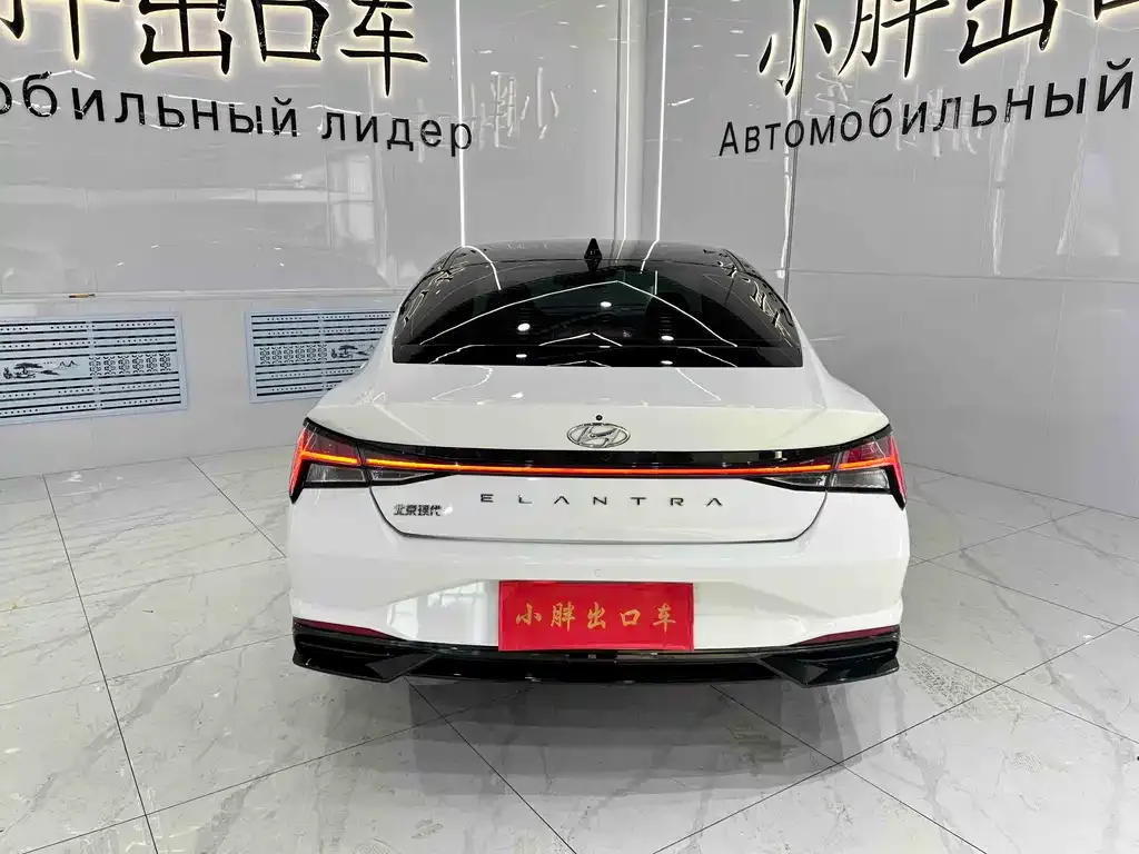 Hyundai Elantra — фото 8