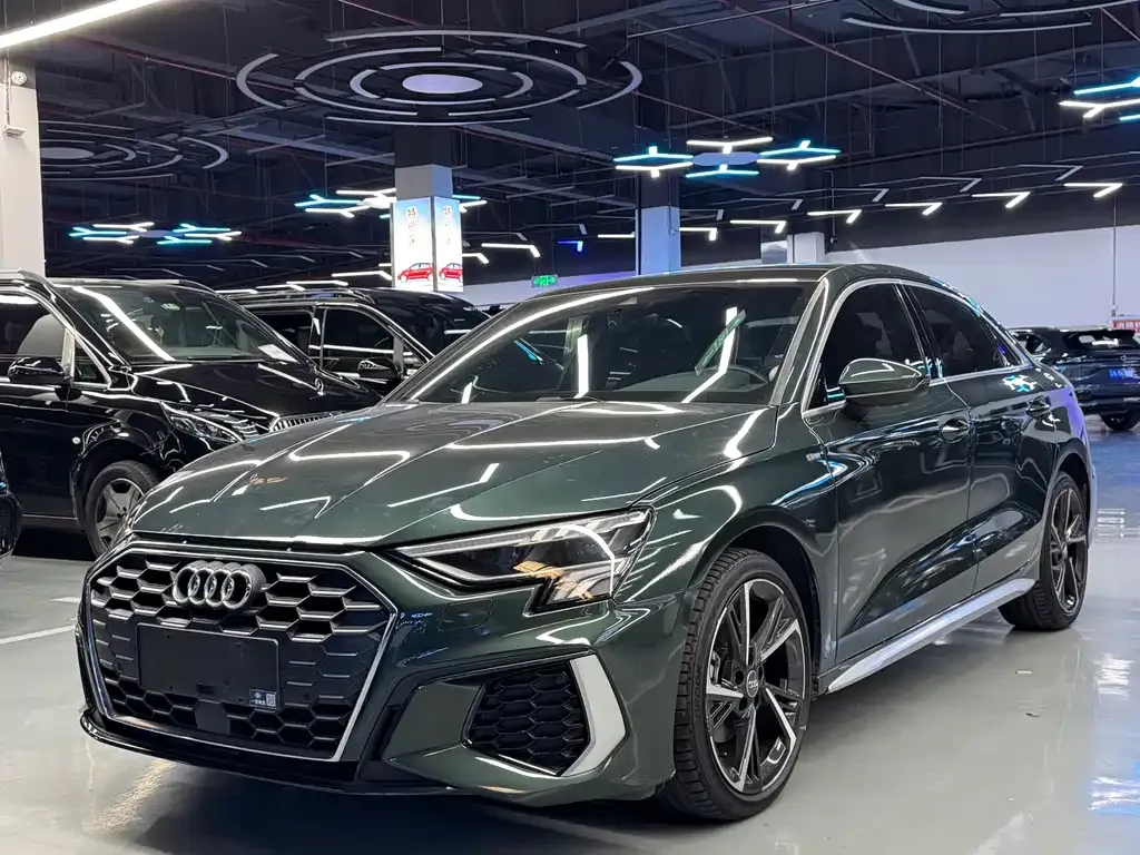 Audi A3 — фото 1