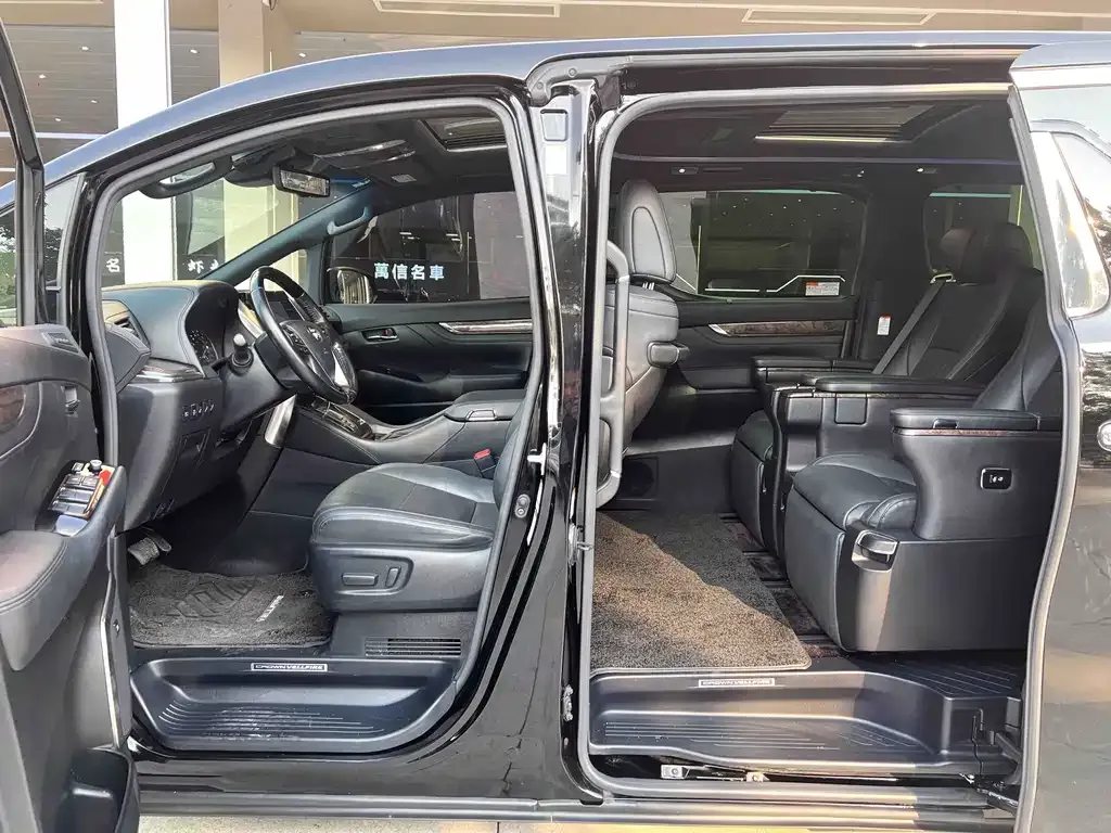 Toyota Vellfire 2021 из CN, фото 4